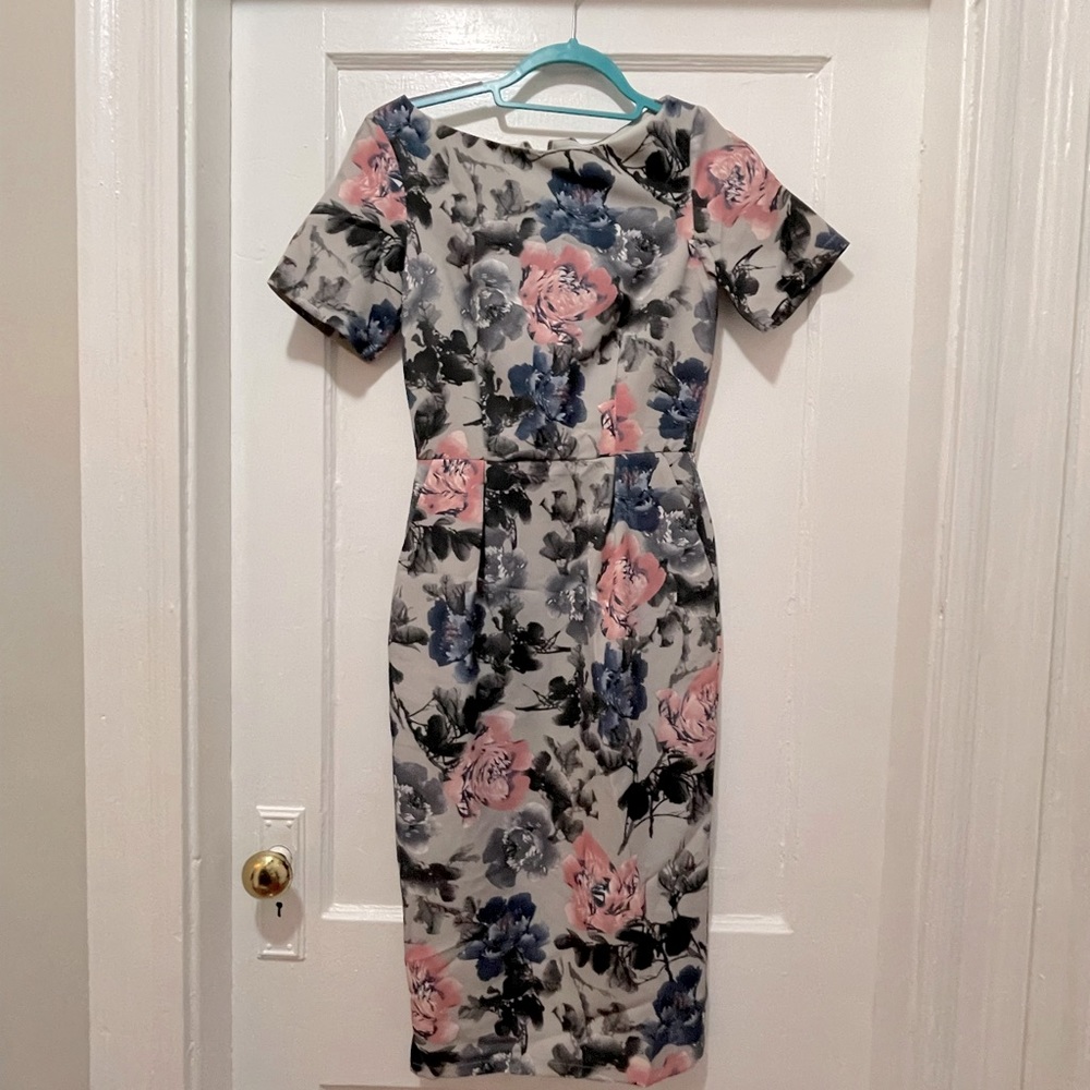 Midi pencil dress with pockets